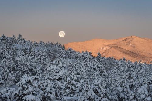 Moonset with Alpenglow